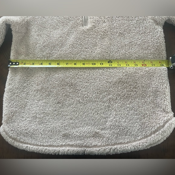 H&M Half Zip Sherpa Fleece in Beige - Picture 6 of 9